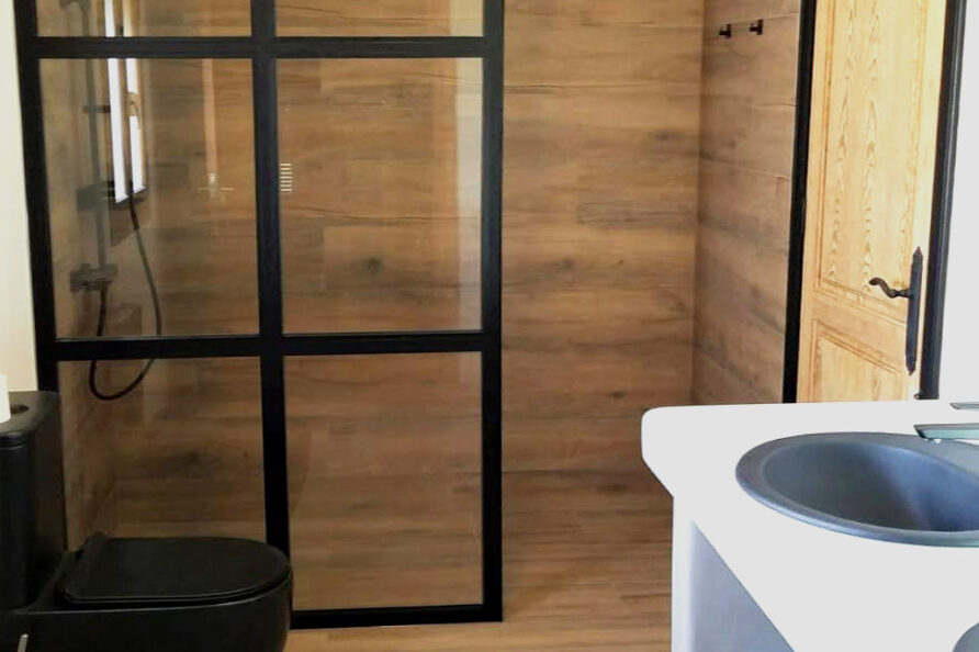 Parental suite bathroom